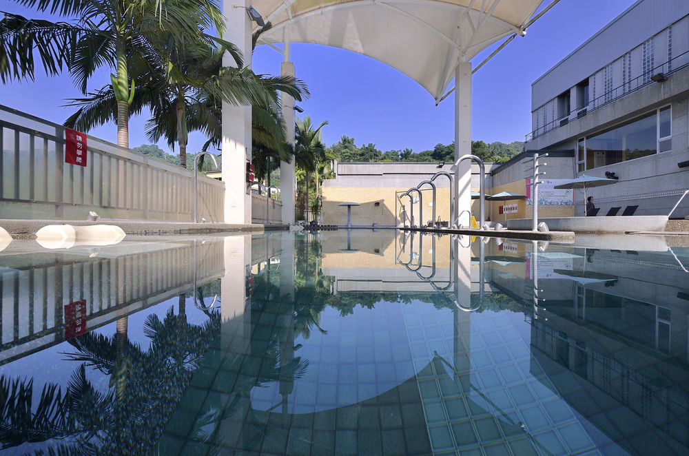 The Sun Hot Spring & Resort Тайджун Екстериор снимка